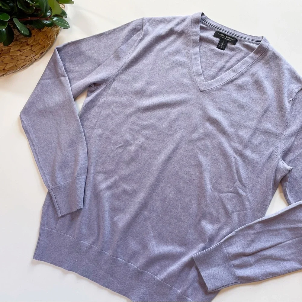 Banana Republic Luxury Blend Purple V-Neck Sweater | Medium